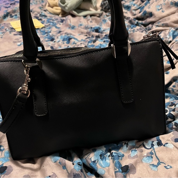 Vintage Limited Edition Guess Purse - Picture 8 of 16